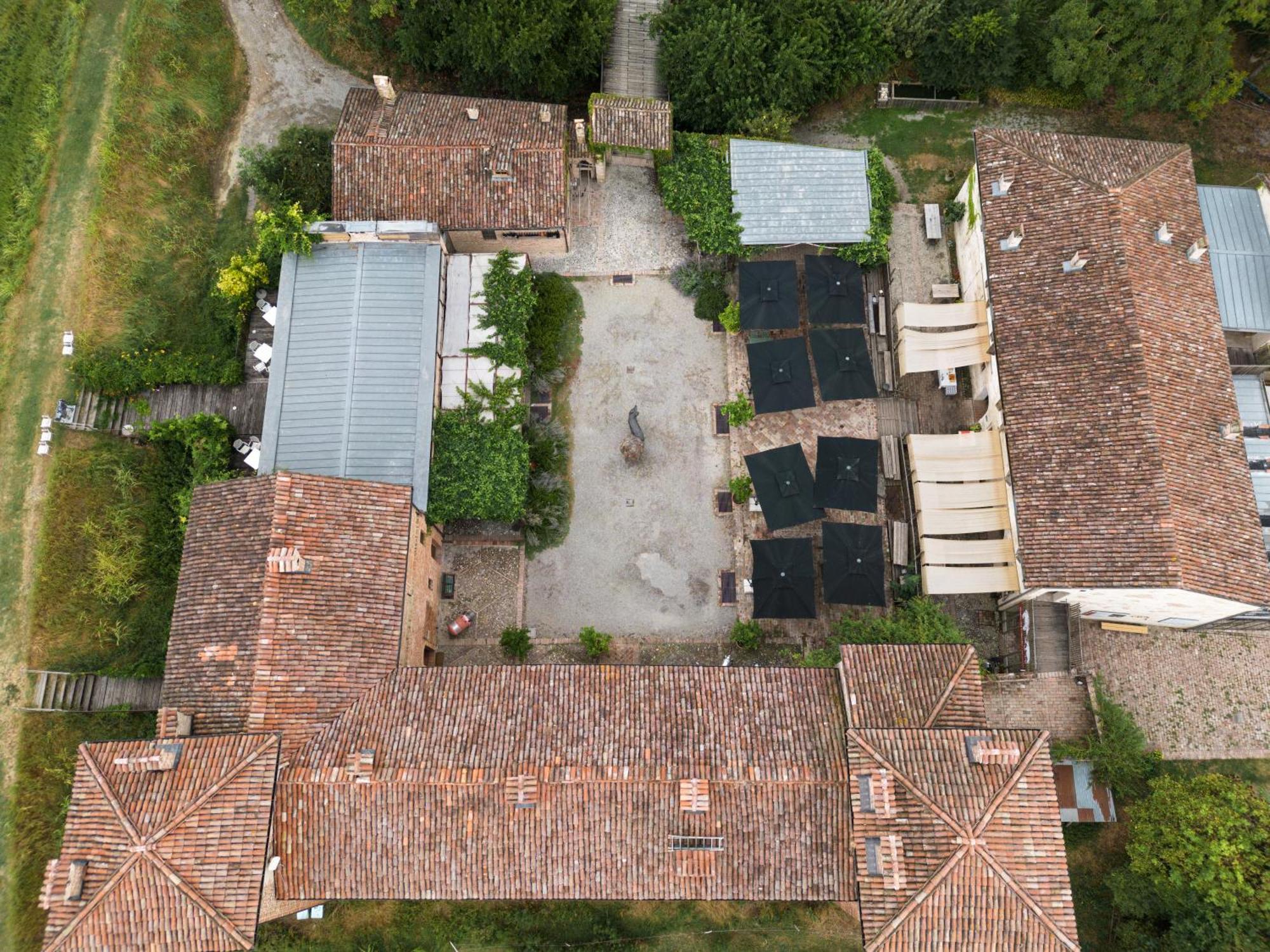 Antica Corte Pallavicina Relais Polesine Parmense Exterior photo